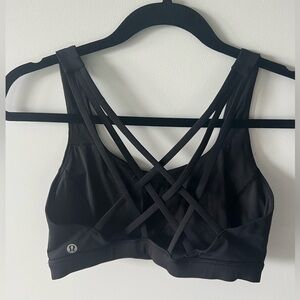 Free to be serene lu lu lemon bra - size 6 - black